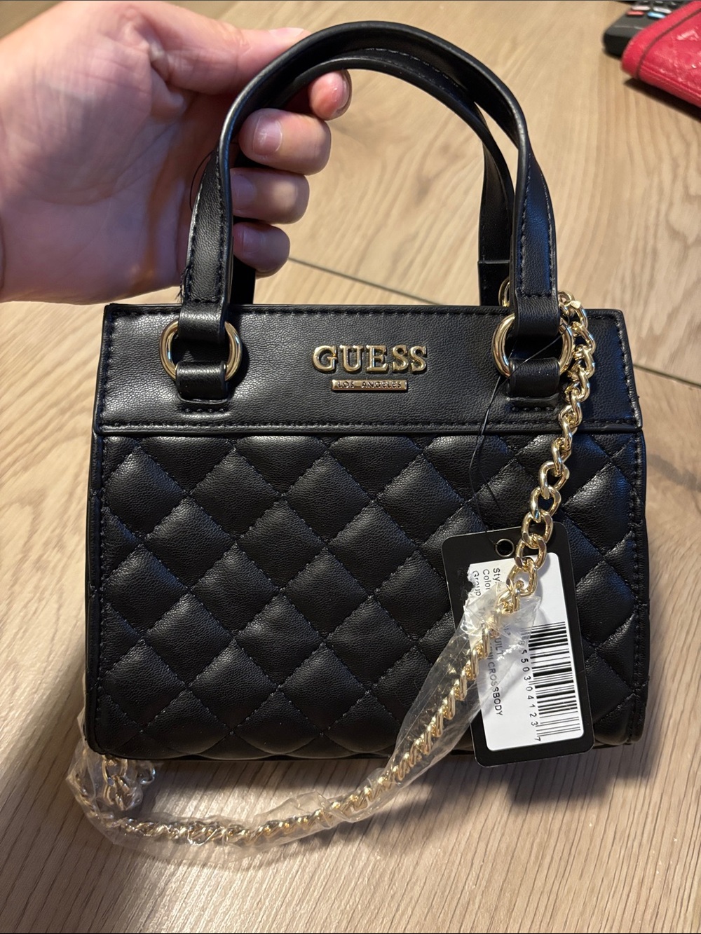 GUESS - Brand new- Black Quilted Mini Taylor Crossbody with Gold Chain Strap - Picture 4 of 7